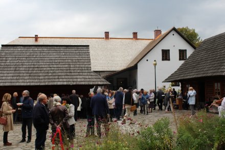 Zaproszeni goście na uroczystość otwarcia folusza